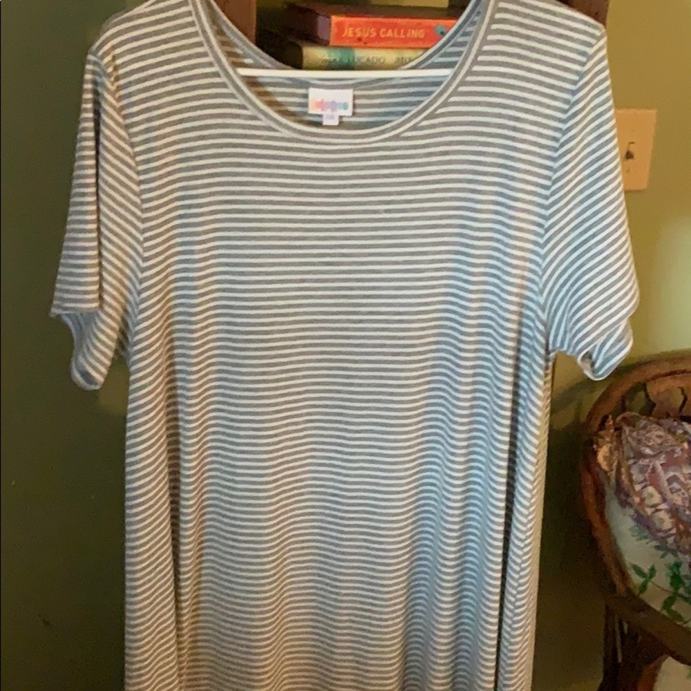 LuLaRoe Carley.